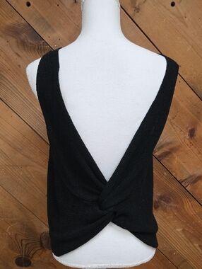 Jo & Co Black Twist-Back Knit Tank Top.  Medium